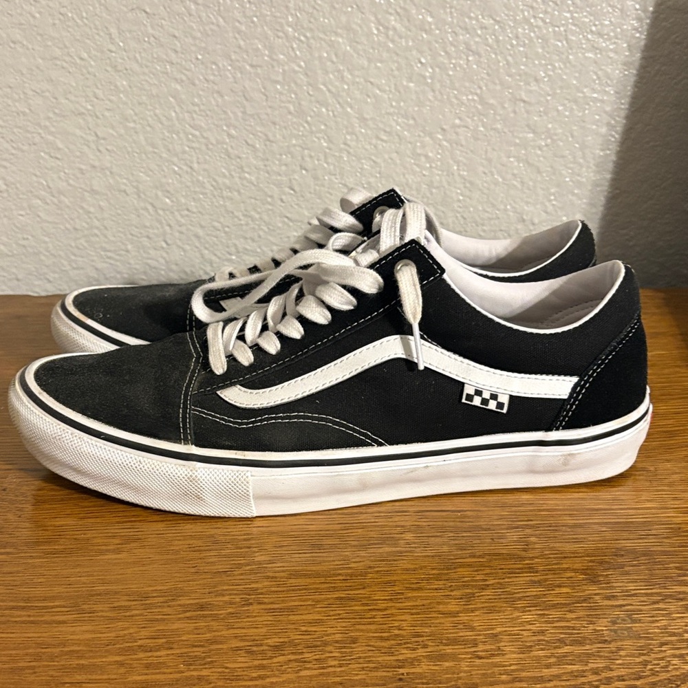 Vans Men's Black and White Low-Top Sneakers with plush inserts